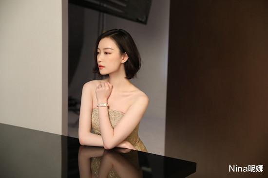 周晓鸥|倪妮正式入行十周年,穿大衣配卡通毛衣庆生,出道10年仍是少女颜