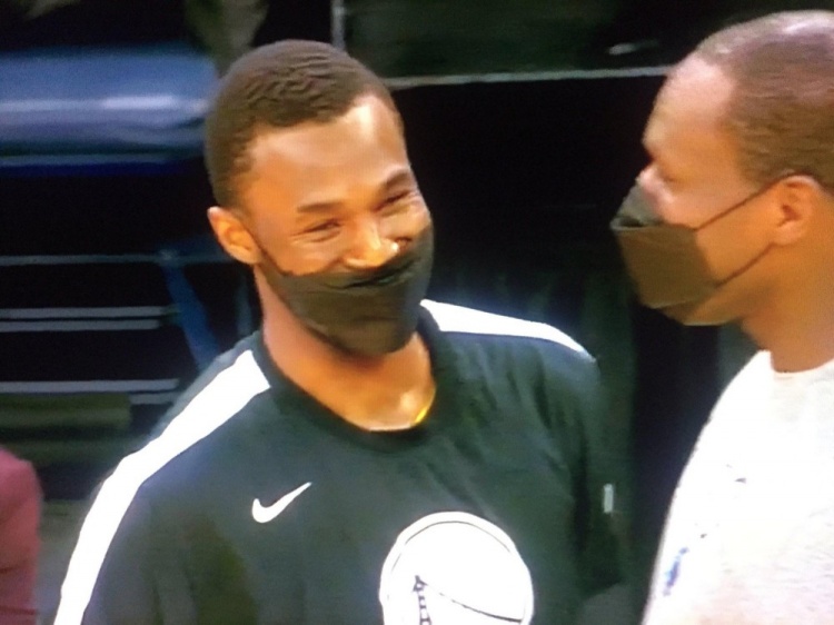 维金斯|躺赢真爽！库里连发四条推特庆祝，维金斯笑谈轰40分：因为库里没打！