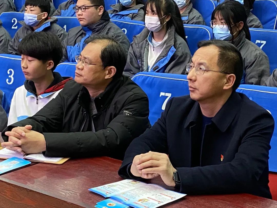 开封于七一 开封五中开展未成年人普法教育讲座