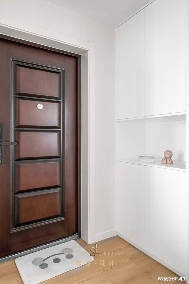 深零设计师姚工|105㎡不复杂,靠原木色装出家的温馨舒适,住这对小夫妻刚刚好