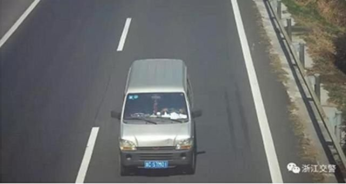 女司机 时速703km,意大利女司机被罚850欧元后哭诉:钥匙给你,你开试试