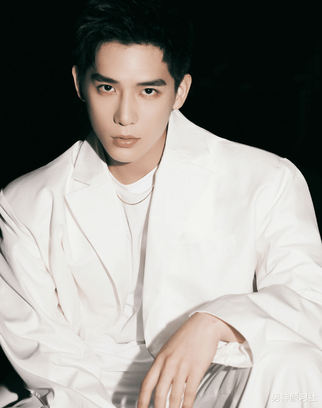 男神颜习社|王安宇的篮球风、游园风示范,祝你成为一个好看又有趣的boy