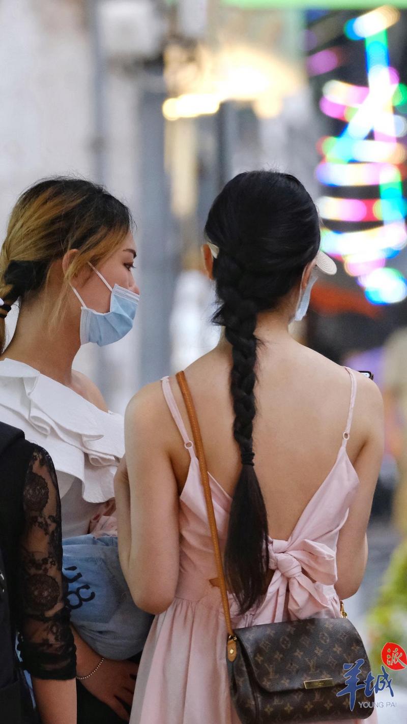 羊城派 ?立夏·街拍丨明亮如夏的笑容，是奖给广州的“小红花”