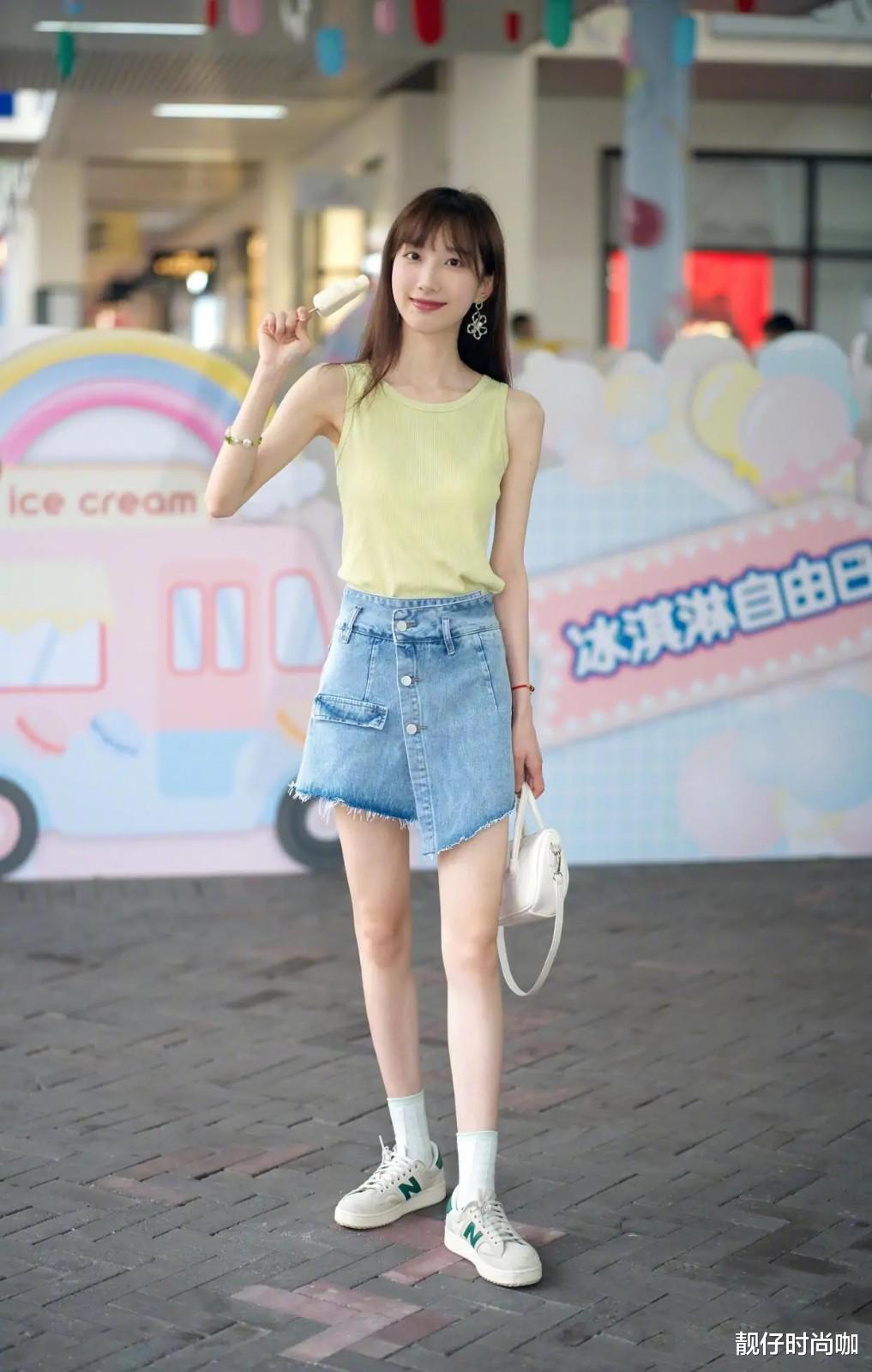 靓仔时尚咖|百搭单品小白鞋永不过时！学会这样穿搭，轻松化身时尚达人！