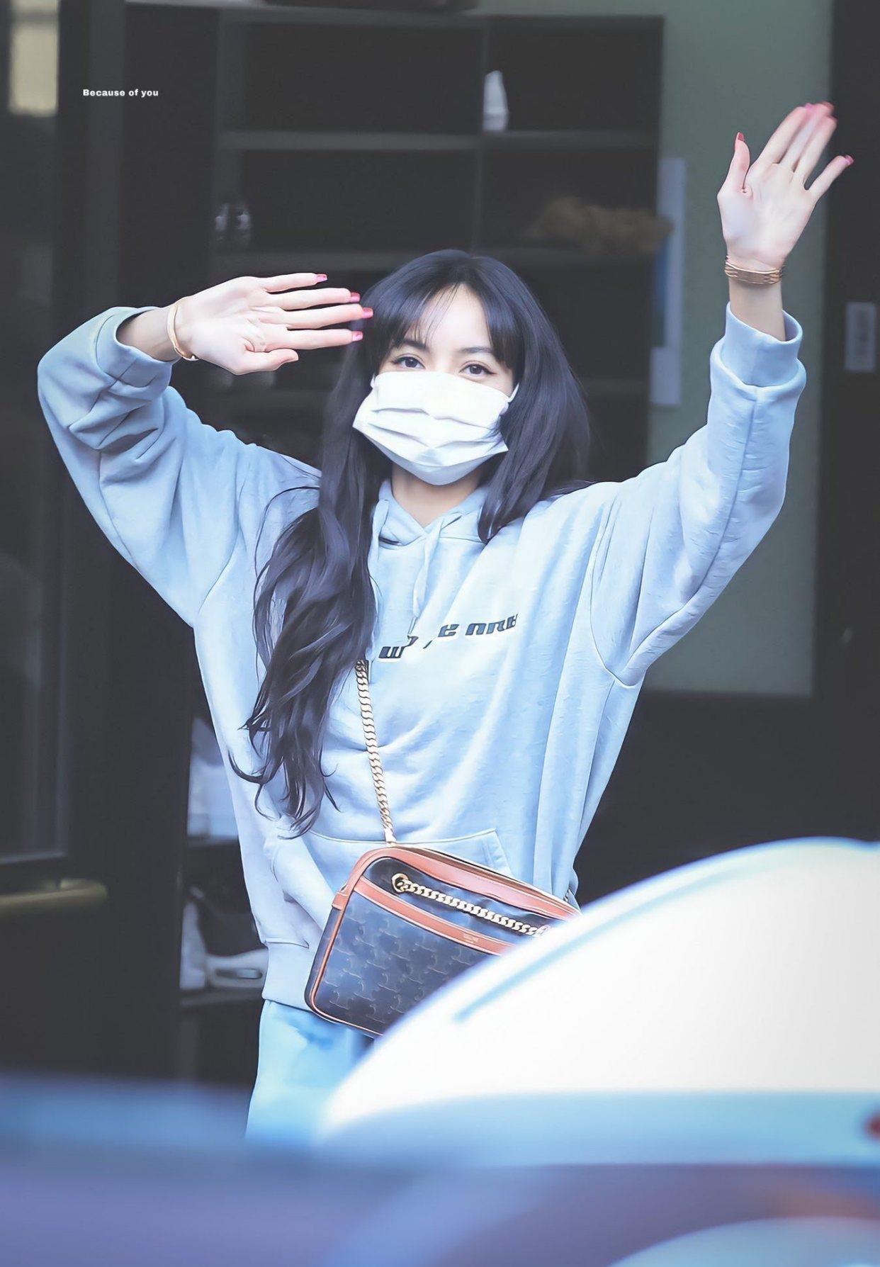 lisa|BLACKPINK的Lisa在没有标志性刘海的情况下依然让人心动