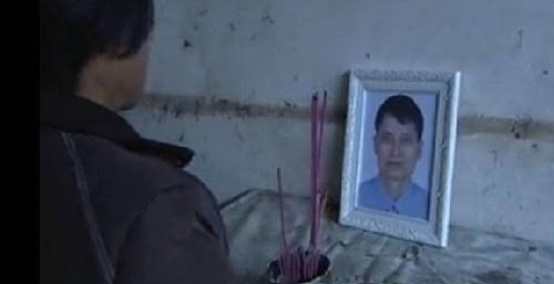8年前好心扶摔倒的老人,反遭索赔20万,他跳水自尽以死证明清白