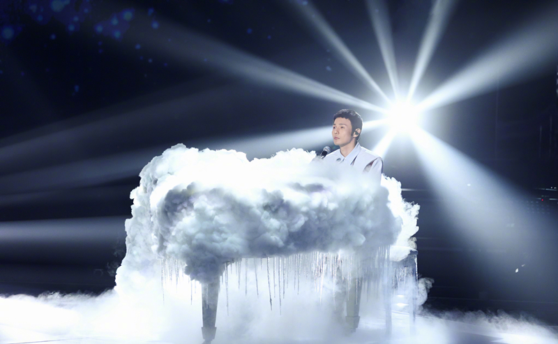 李荣浩|李荣浩是上一个霍尊？和超模女友分手后，转头求爱杨丞琳