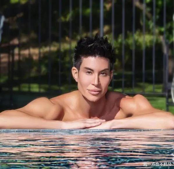 孙艺珍|10年花了「一千万整容」，他成为了「芭比真人男友」！