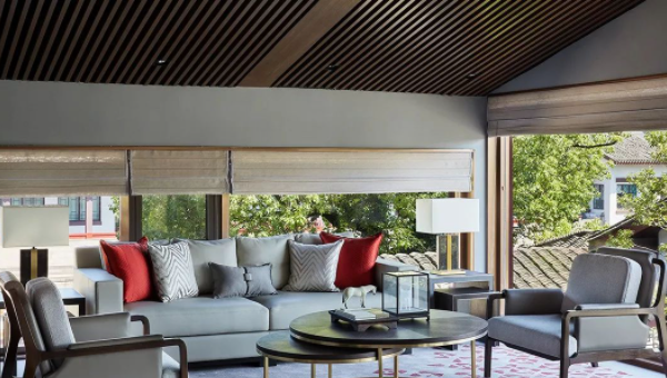 阳光语言矫正说|城建局责令停工！杭州楼盘遭到业主集体维权，这个央企怎么交代？