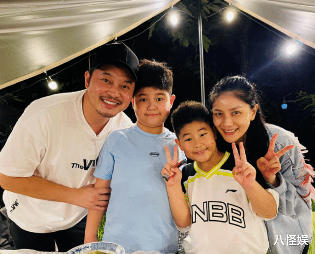 小姐姐|胡可庆46岁生日，主动cue老公儿子大秀幸福，力破沙溢出轨传闻