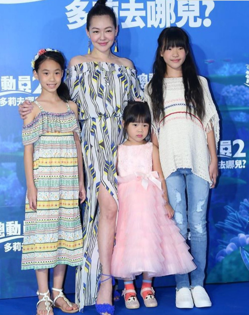 小S|大S、汪小菲10年婚姻破裂，小S首度发声未提及姐姐，却被网友称赞