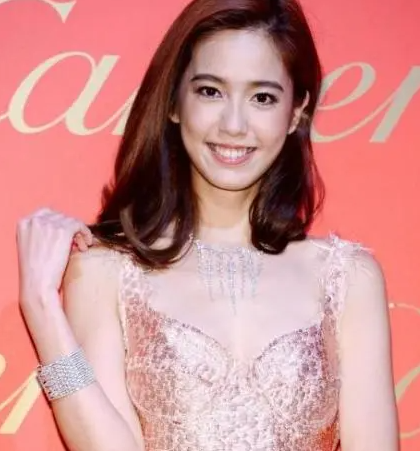 士兵突击|又一女星曝潜规则，大佬告知房间号还说不会关门，杨幂也没逃过！