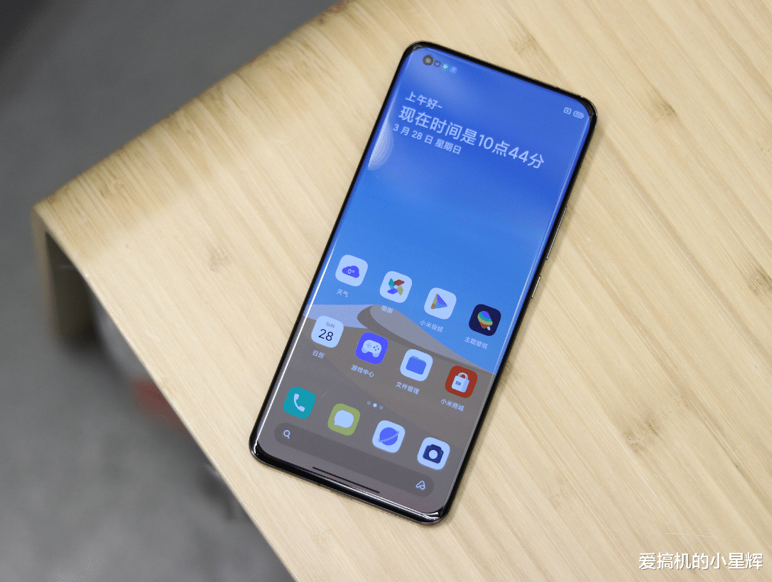 小米科技|上市初期被冷落，如今降价成热销顶级旗舰，256GB+2K屏+5000mAh