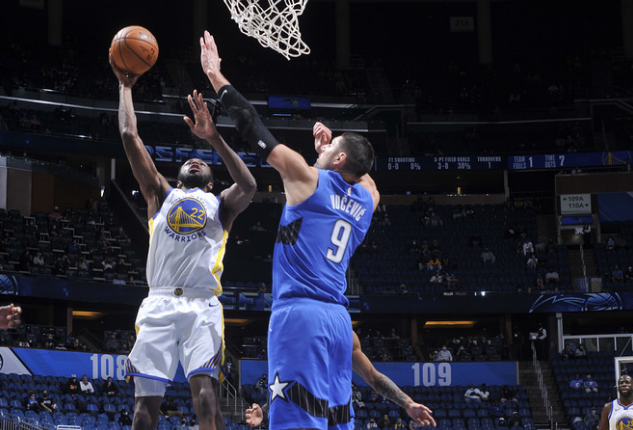 魔術(shù)隊|大爆冷！勇士慘遭逆轉(zhuǎn)，庫里瘋狂出手29次，魔術(shù)三叉戟82分