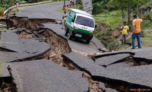 探奇怪|7月,美国阿拉斯出现“8.1级特大地震”,近年来最大地震?