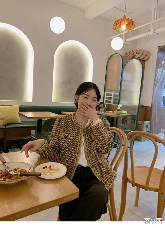 蓓小西|“杨幂”不愧是“顶流”，一身黑酷炫穿搭亮相，气质丝毫不输超模