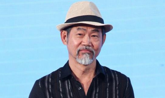 元华|成龙掏800万请他拍戏遭拒,陈思诚给10万就来,元华为啥这么做?