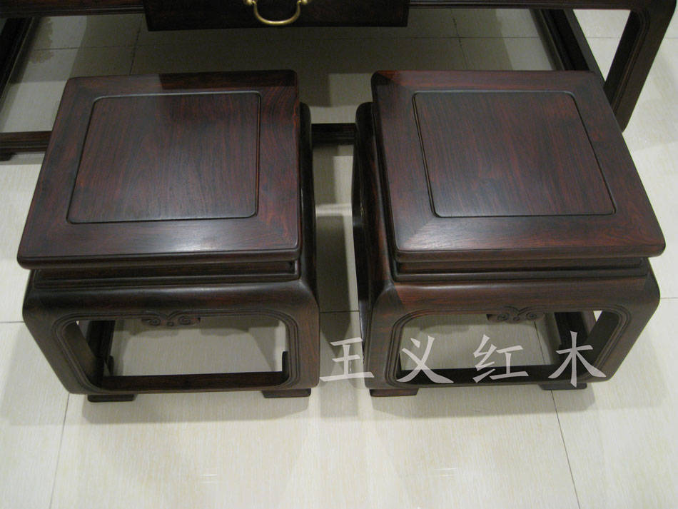 小王话红木|中国元素的红木沙发，结合了外入沙发的风格，创造了独树一帜的中国风格