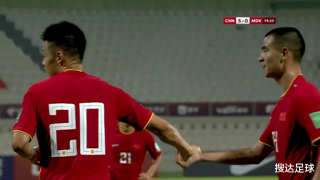 国足|5-0!国足今夜飙升6位,升至榜首,却迎来1大历史魔咒:打平出线