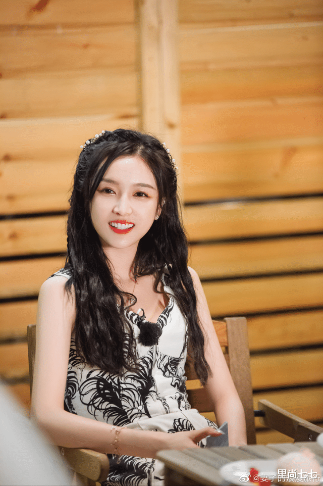 里尚七七|《妻子5》收官，张馨月穿透视装秀性感，秦海璐热舞蒋勤勤扮花旦