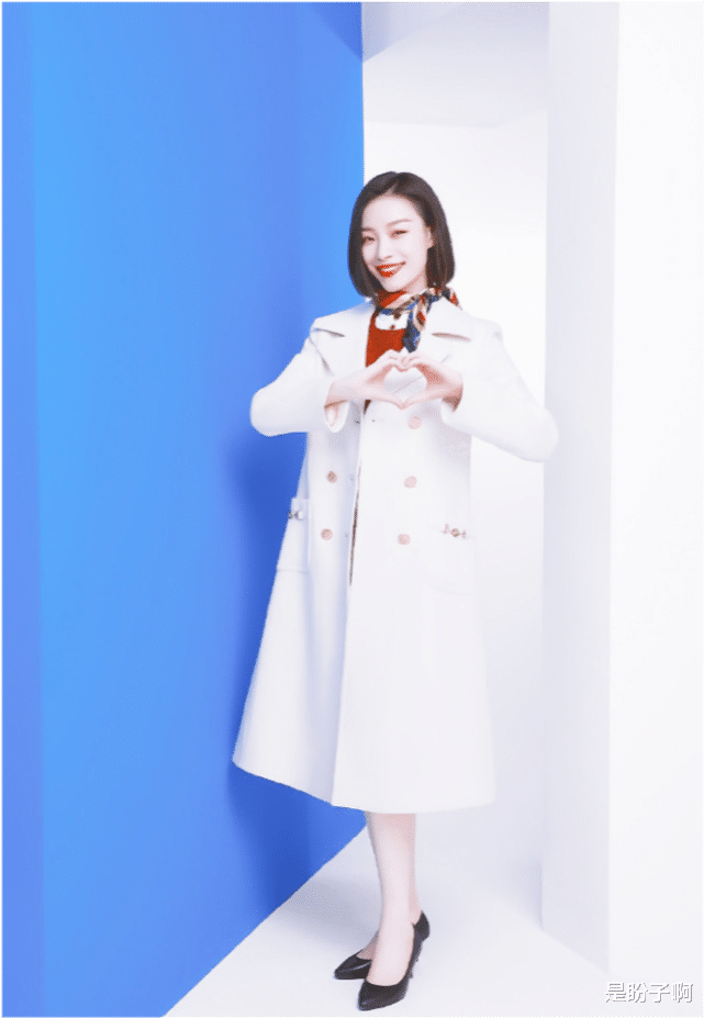 顾廷烨|牛年春晚百花争艳，众女星发力博头彩却输给了她，网友：太馋她的身子！