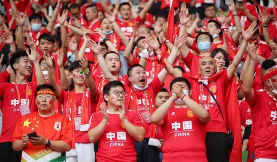 李铁|李铁首秀大败笔，不是替补上阵的明天，而是首发出场打入1球的他