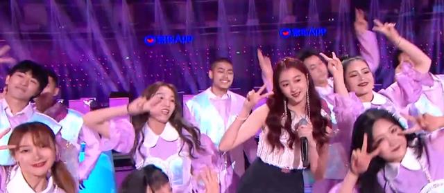 关晓彤|818晚会一言难尽，怎么做到难看的那么难看，好看的又特好看的？