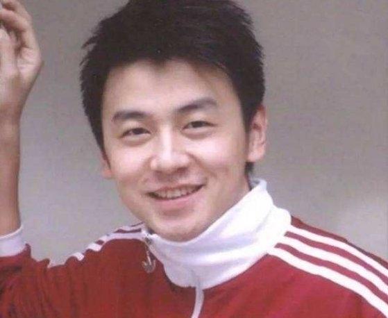 黄渤|明星的18岁：黄渤我忍了，鹿晗我也忍了，看到18岁的雷佳音我酸了