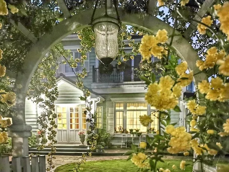 |买了别墅花园房，用5年时间，亲手设计打造400㎡别墅花园，太美了