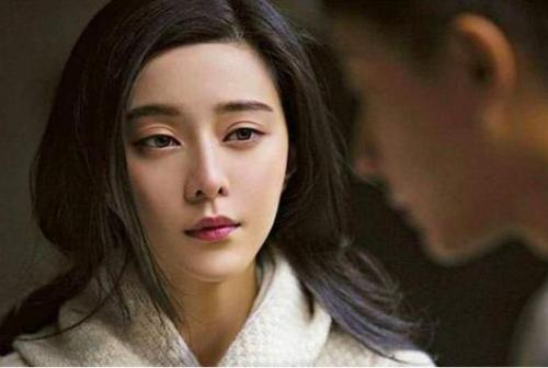 范冰冰|范冰冰又曝新情况，被卷入跨境交易丑闻，圈内人揭露真实近况澄清