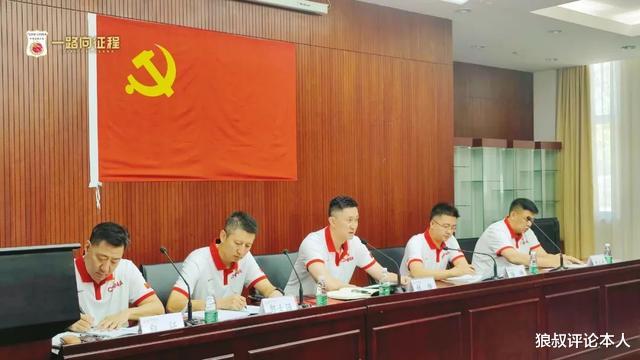 周琦|中國(guó)男籃12人！周琦成球隊(duì)老大，雙MVP無(wú)懸念，混血前鋒機(jī)會(huì)來(lái)了