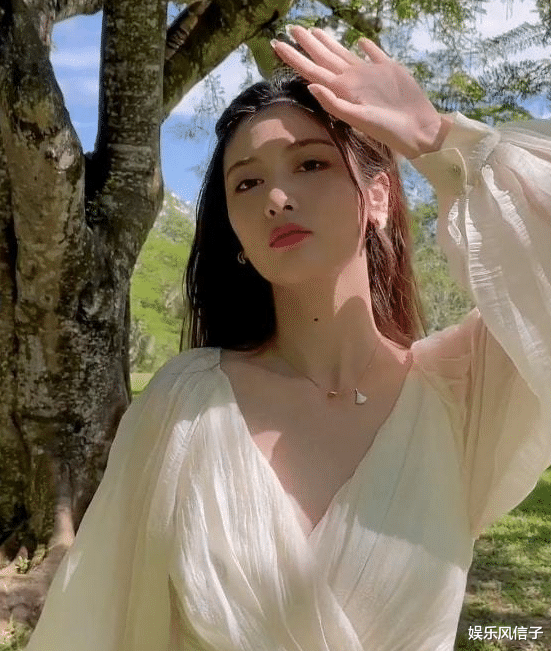 孔汝淳|孔汝淳被嘲打扮老气，一点都不像00后，本人无奈发长文回应