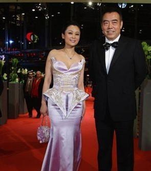 陈红|25年前，葛优和张国荣这张合照，中间那个女孩堪称惊艳了一个时代