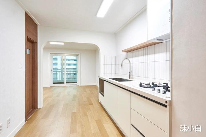 56平的一居室,不睡卧室坚持在客厅住下,卫生间三式分离!真出众