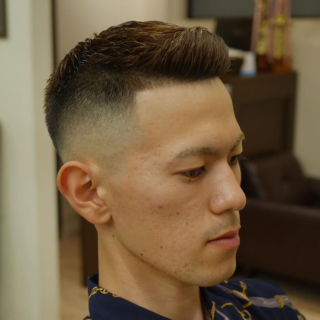 镜子发型 2021极具人气的8种男士发型,帅气有型不落伍,适合大多数男士