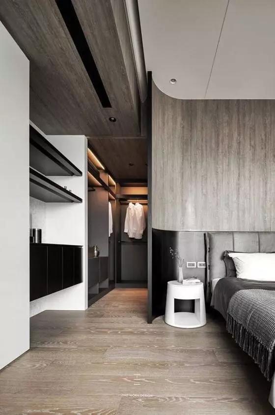 现在卧室床头流行不靠墙,往前挪80公分,“多出”一个衣帽间