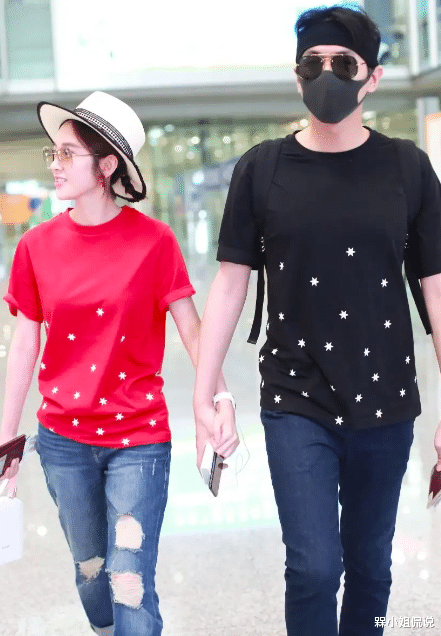 槑小姐侃说|张若昀夫妇越看越登对,夫妇穿情侣装恩爱走机场,老公细腿真抢镜