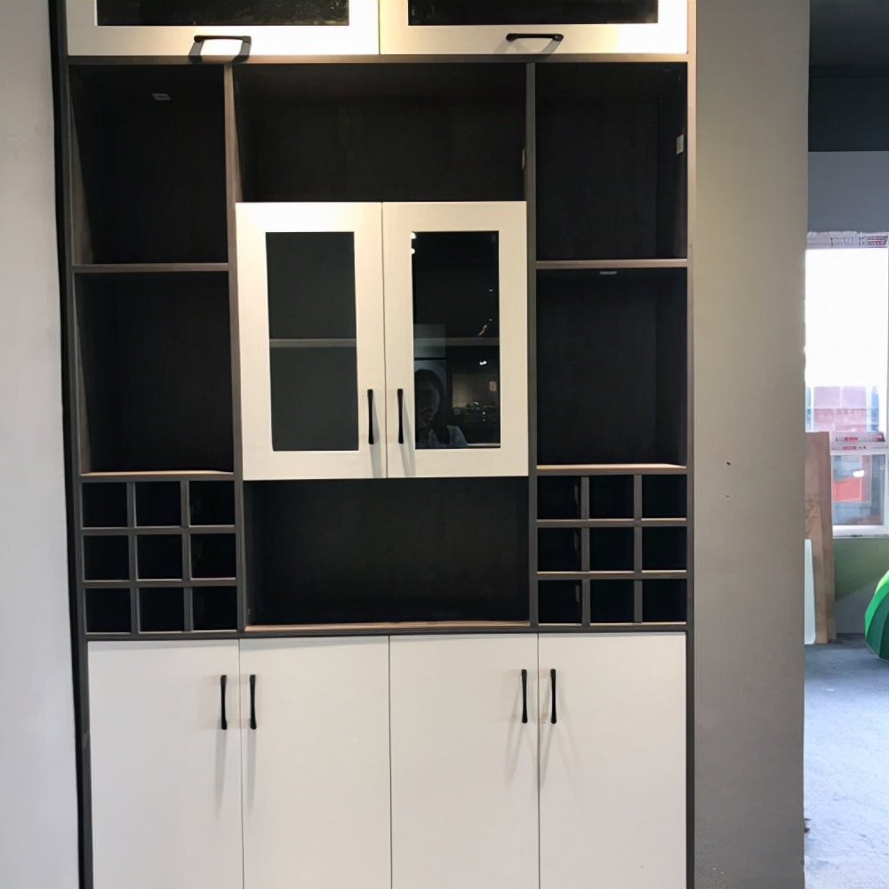 花了十几万做全屋定制柜子,最后效果把我丑哭了,一点也不上档次