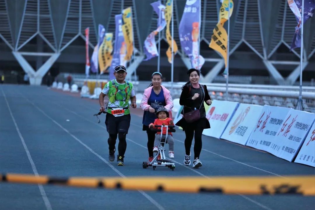 跑步|7年前200多斤胖子，如今42小时完赛168公里，他说：人生需要折腾