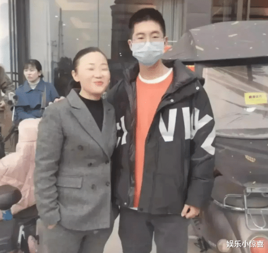 风起洛阳|孙卓班主任意外走红，浓眉大眼皮肤白嫩，网友：不当明星可惜了