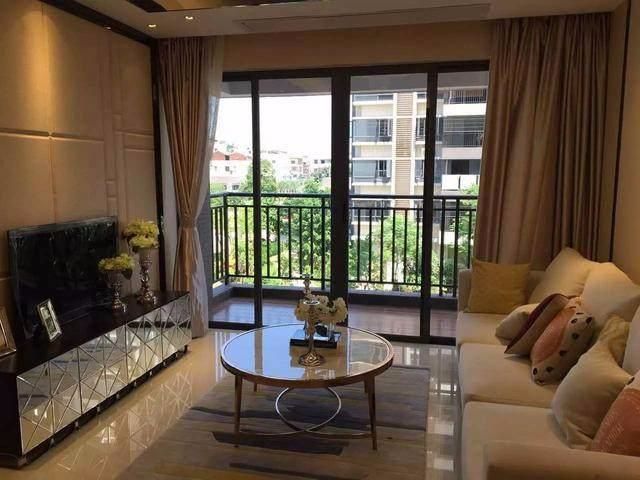 急求，开发商的样板间能买吗？老婆很喜欢我却很担心！