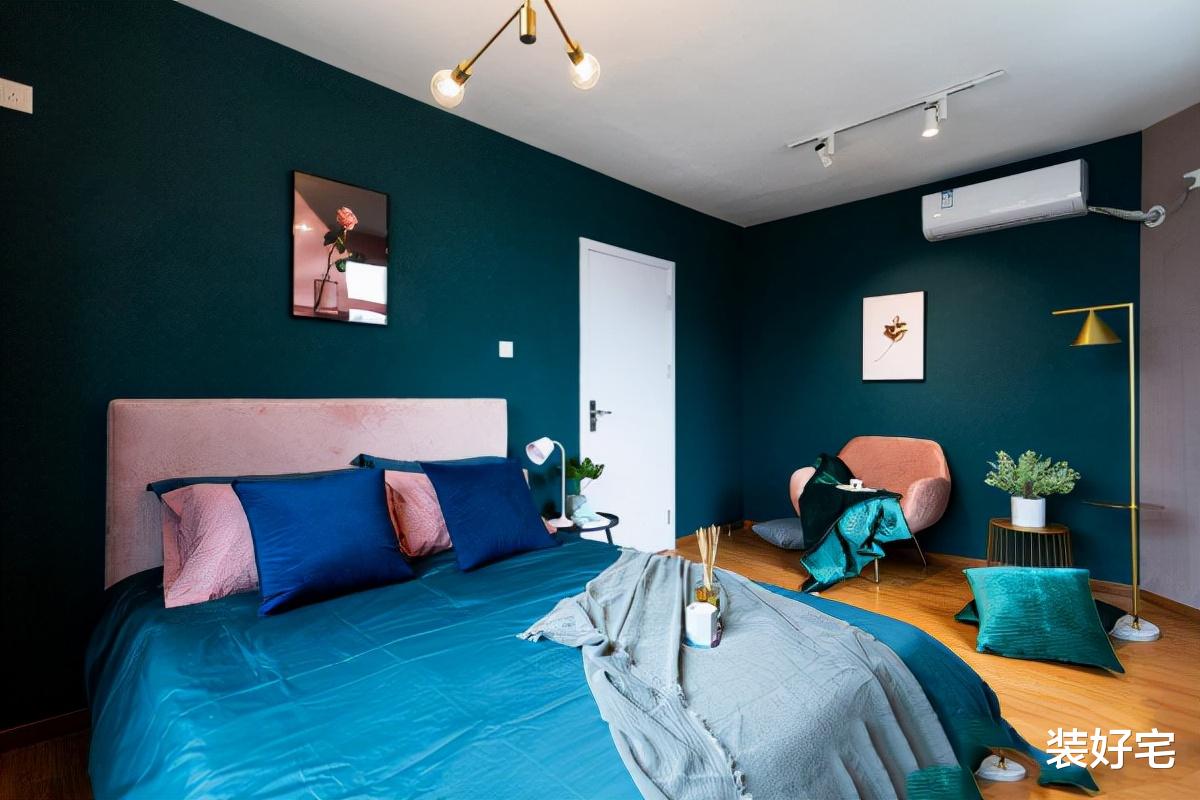 普通人家都喜欢用浅色,但设计师家却愿意用深色!差距真的好大