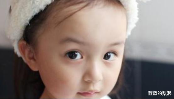 整容|她2岁出道年入100万，因长相甜美“被禁止整容”，现11岁成这般