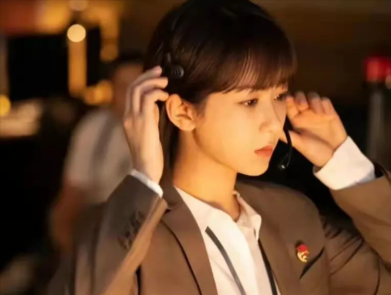 杨紫|圆脸小花撕到大饼？影后女星紧急公关？女心理师播放量注水8亿？