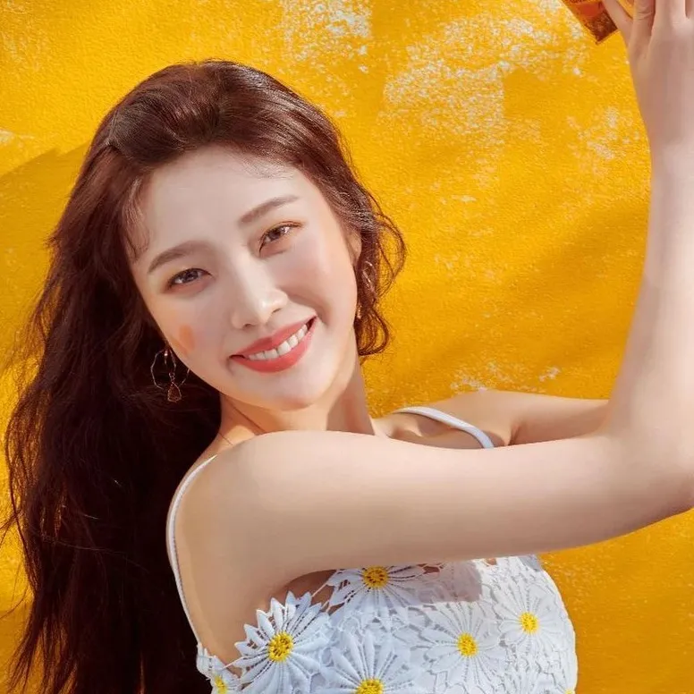 InsDaily|她是怎么从五大三粗逆袭成“果汁系”神颜的？网友：这回学到了！