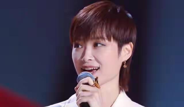 刘惜君|曾经互为对手的刘惜君郁可唯，现在同时获奖，已跻身超女第二梯队