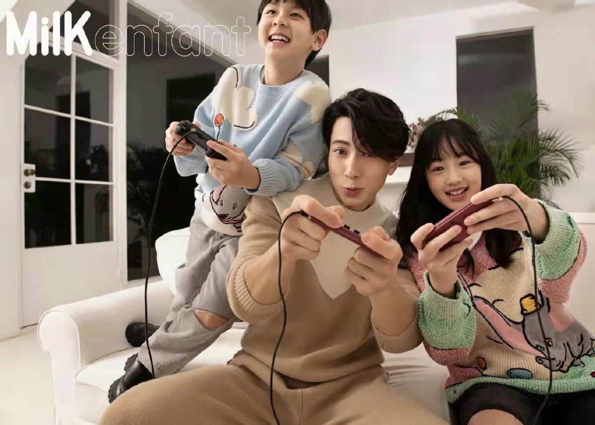 寻龙之幽冥地宫|吴尊一家三口拍大片！女儿戴贝雷帽颜值逆袭成名媛，儿子比爸爸帅