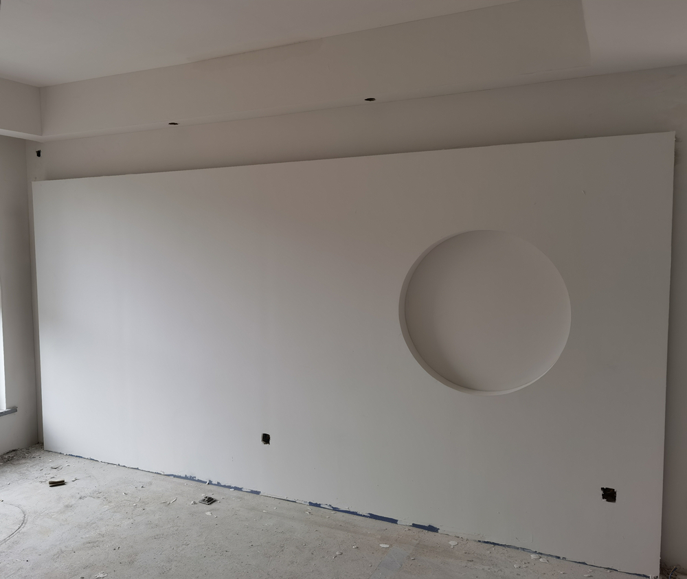 为什么要往腻子里加胶水？是故意增加施工难度吗？