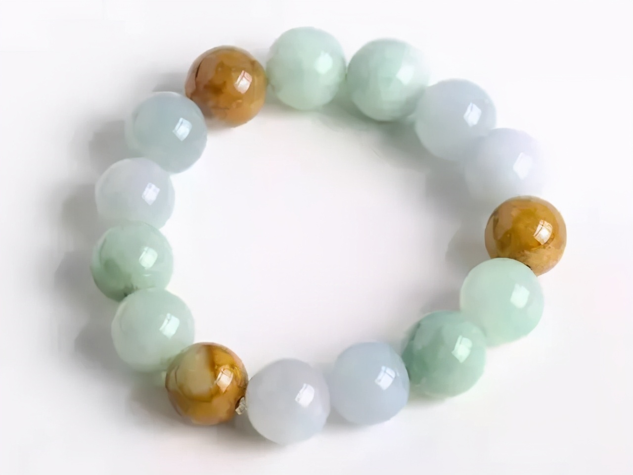 翡翠手串|为什么翡翠手串一定要是18颗？