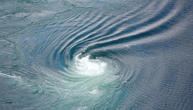 月球 大海潮涨潮落，落潮后的海水都去哪了？为何说和月球有关系？